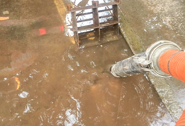 Manhole clearing – 2